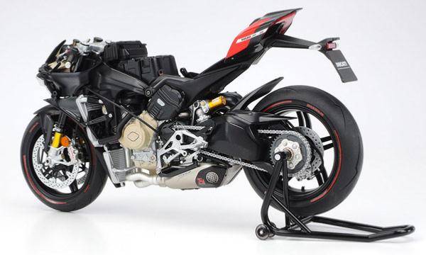 Acheter la maquette 1/12 Ducati Superleggera V4 Tamiya à assembler avec carénage détaillé et moteur réaliste