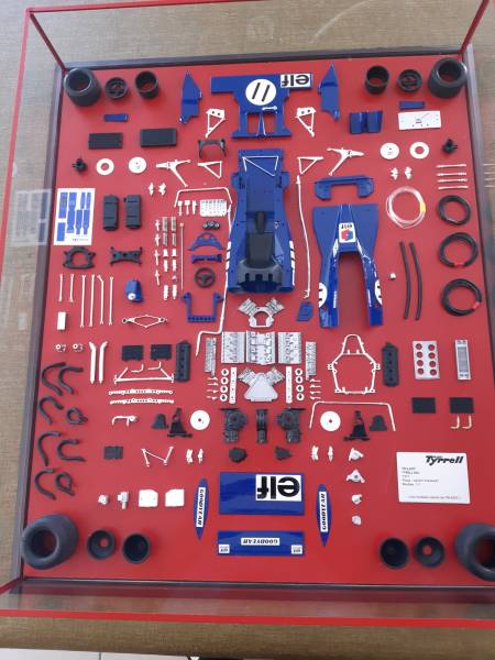 1/12 Maquette TYRRELL 003 MONACO 1971 présentation en éclaté en boite vitrine- piece unique
