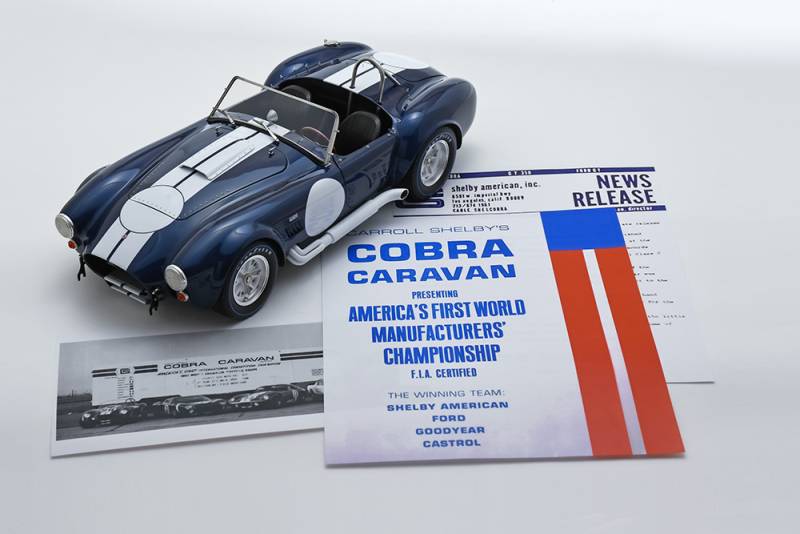 Maquette à monter 1/12 Cobra version route Caravan 1960 Model Factory Hiro K503