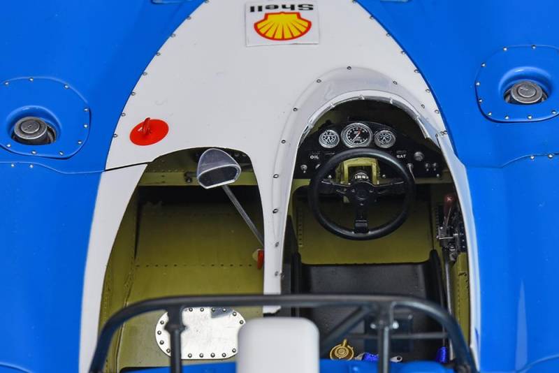 le cokpit détaillé de la maquette 1/12 Matra MS670B Le Mans 1973 MFH 