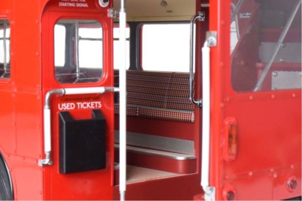 1/12 maquette à construire BUS LONDONIEN  routemaster 1961- IXO 