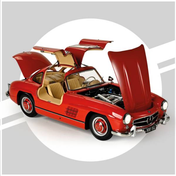  kit MERCEDES 300SL ROUGE  1/8 Ixo, maquette à monter avec éclairage et bruitage du moteur