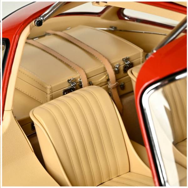  kit MERCEDES 300SL ROUGE  1/8 Ixo, maquette à monter 