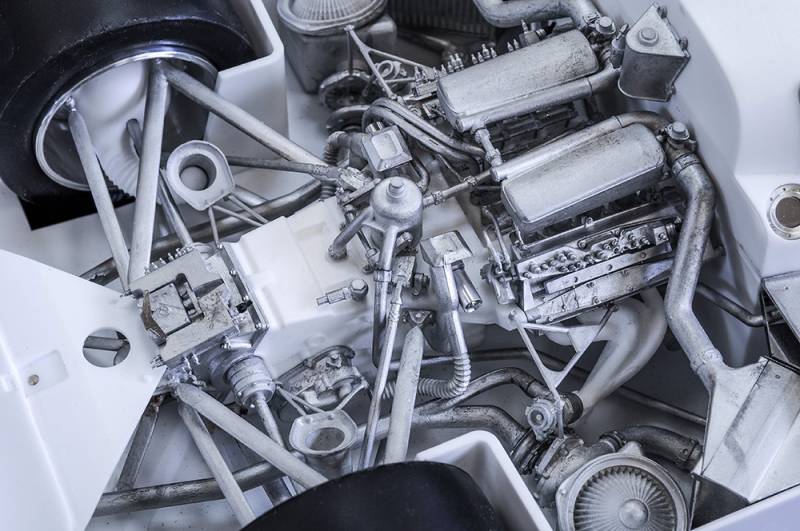 Découvrez la superbe Maquette en Kit 1/12 BENTLEY SPEED 8 Le Mans 2003 model factory hiro K739