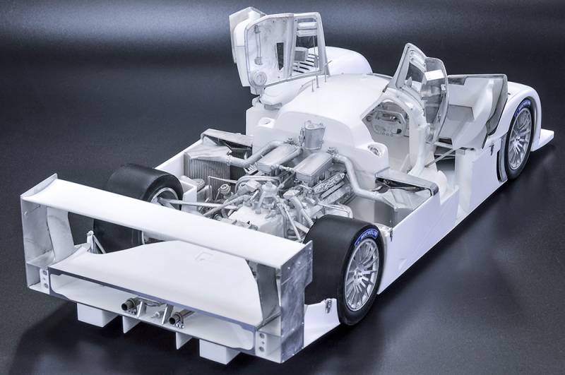 Découvrez la superbe Maquette en Kit 1/12 BENTLEY SPEED 8 Le Mans 2003 model factory hiro K739