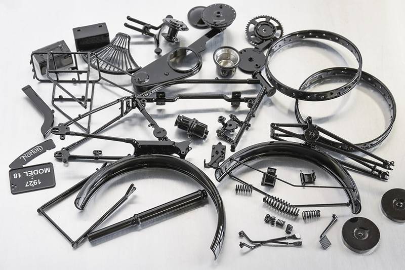 Maquette 1/9 Norton Model 18 1927 en kit Model Factory Hiro K861 pieces métal